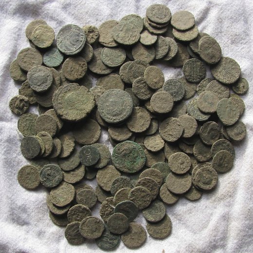 Having-Fun-With-A-Big-Lot-Of-Uncleaned-Roman-Bronze-Coins
